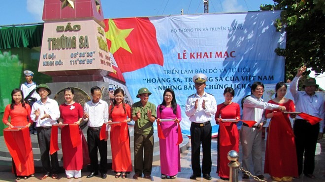 В провинции Кханьхоа открылась выставка, посвященная островам Хоангша и Чыонгша  - ảnh 1